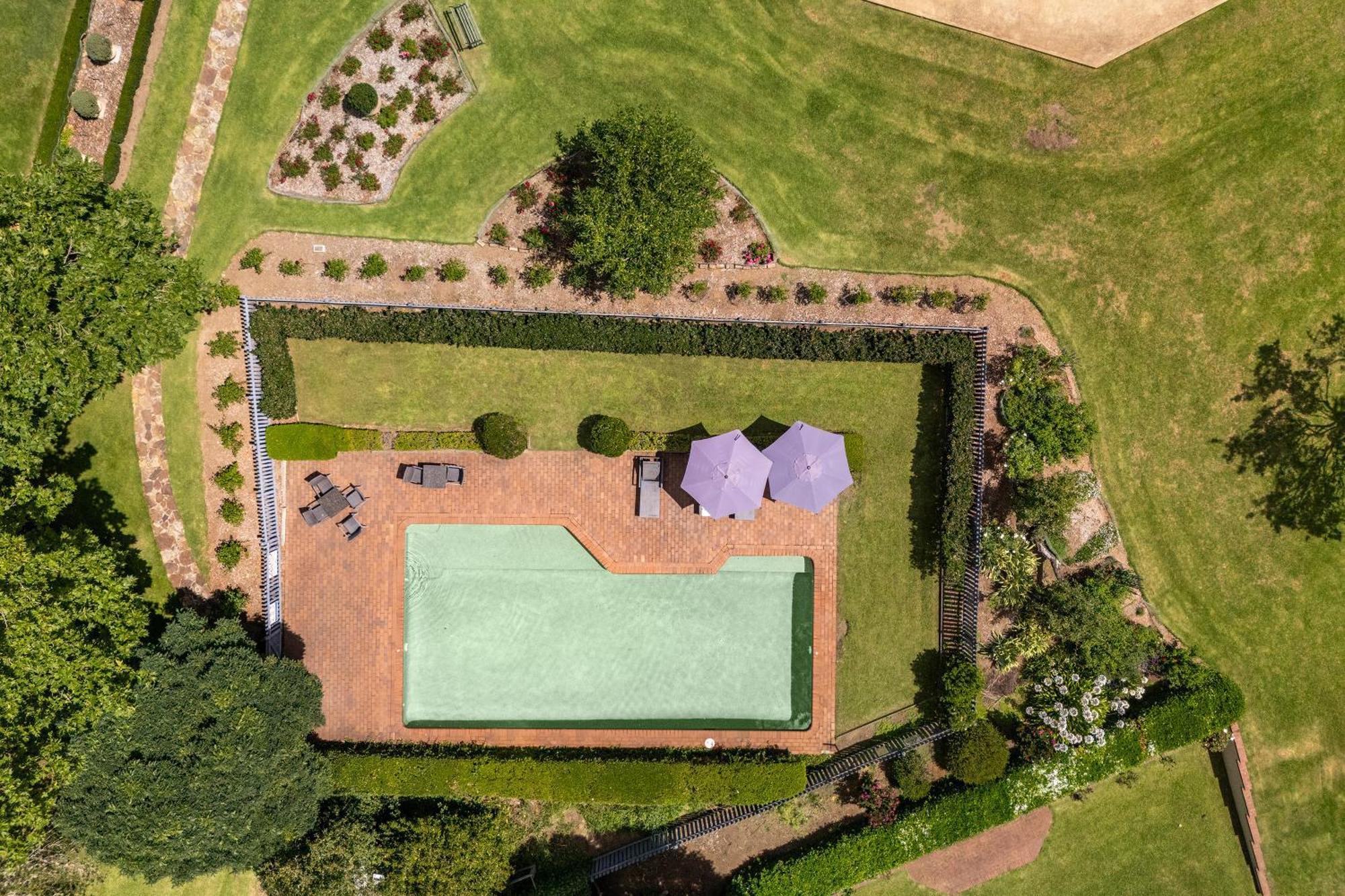 Отель Peppers Manor House Sutton Forest Экстерьер фото