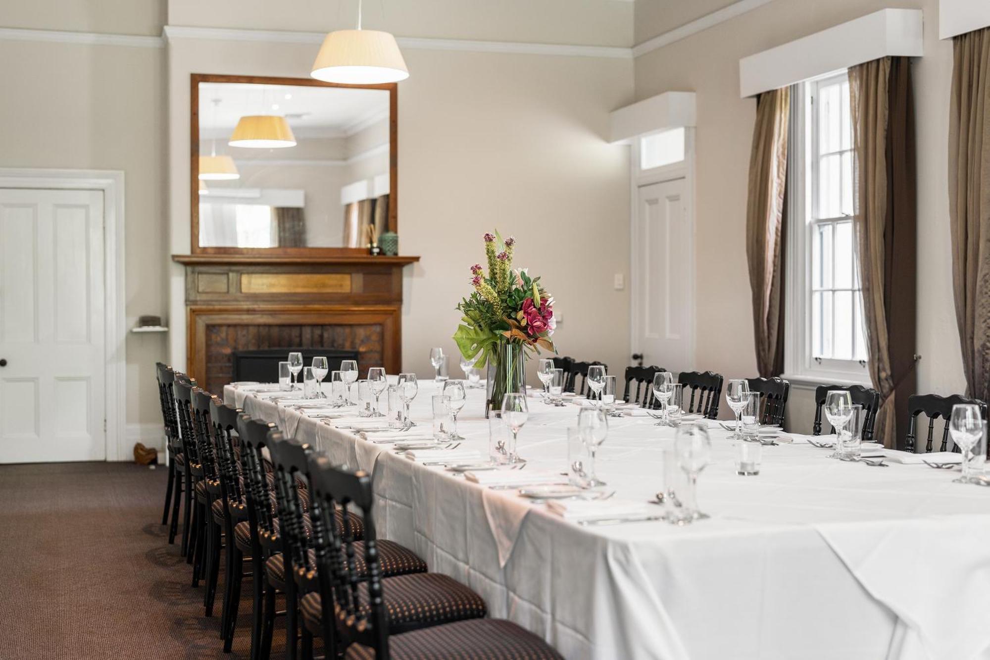 Отель Peppers Manor House Sutton Forest Экстерьер фото