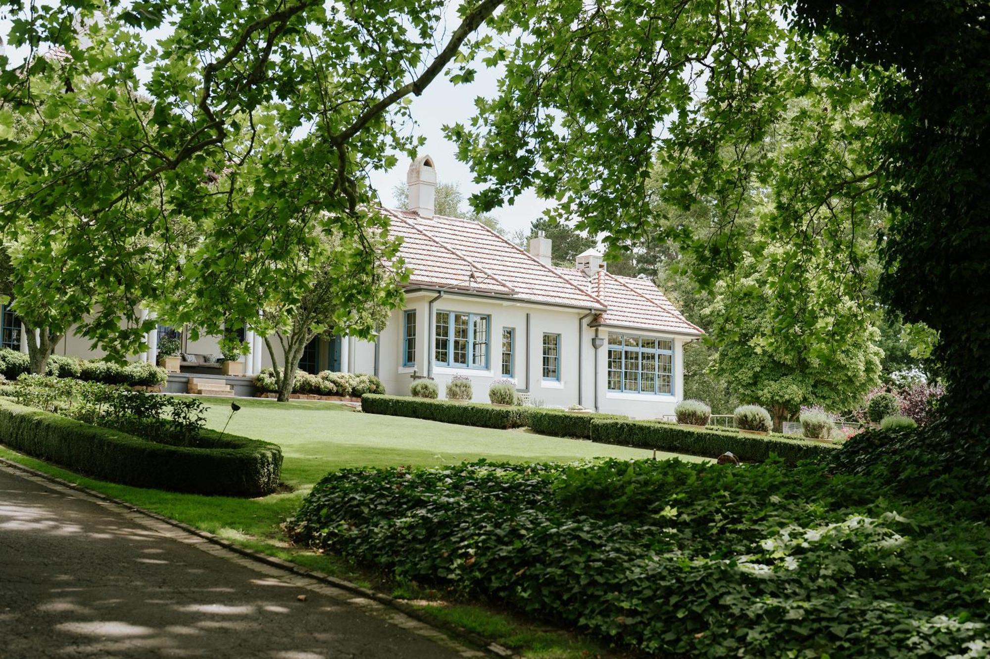 Отель Peppers Manor House Sutton Forest Экстерьер фото